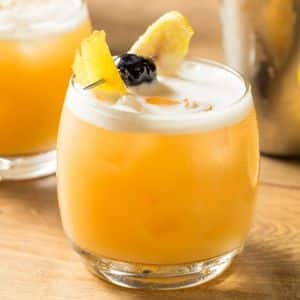 Whiskey Sour Recipe - Cocktails That Are Easy to Make at Home